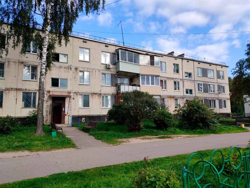 Малоэтажный II-49Д в деревне Клишино Волоколамского района