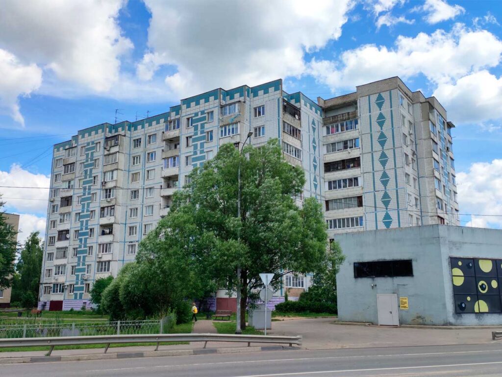 Дома серии 1Р-303 на улице Чайковского