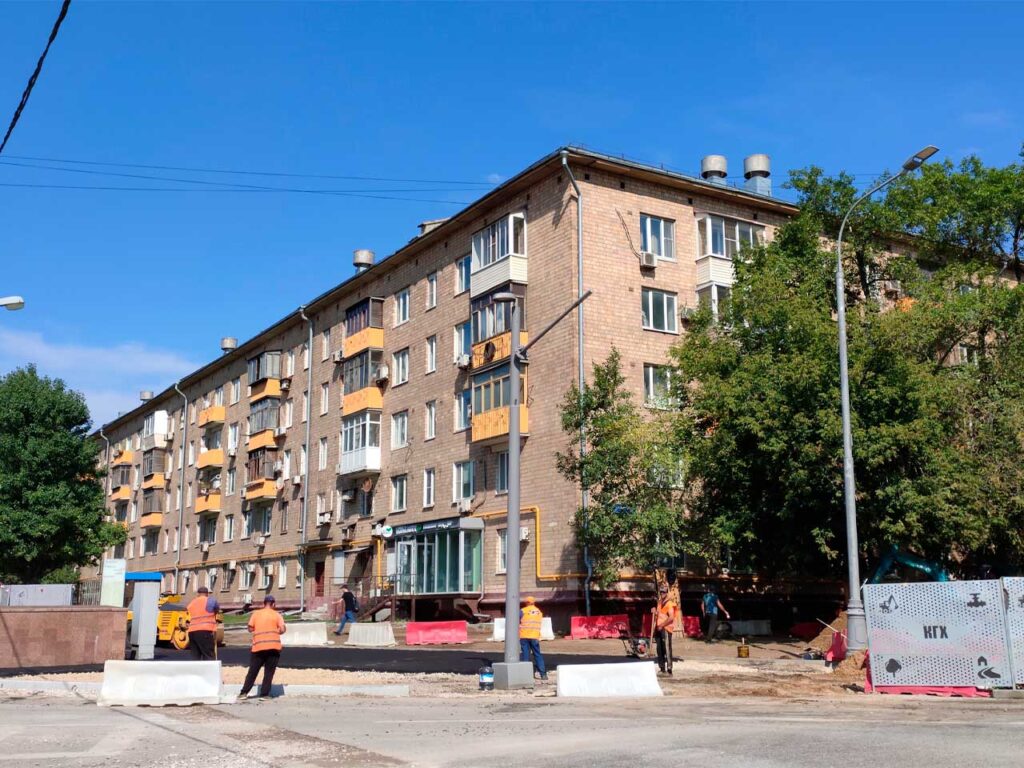 Пятиэтажный СМ-3 с угловой секцией на улице Демьяна Бедного